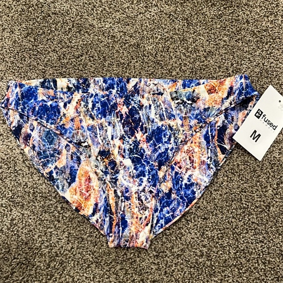 Fused Hawaii bikini set - Picture 2 of 4